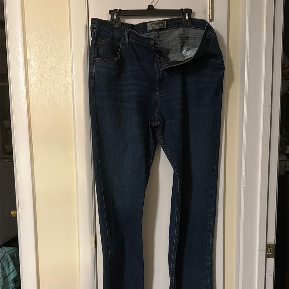 Wrangler Men's Relaxed Jeans - Dark Blue